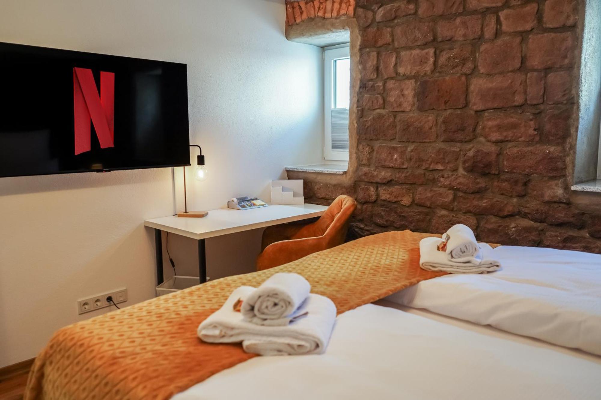 7Seas Boutique Aparthotel Homburg - Stilvoll, Digital & Ideal Fuer Familie & Business 外观 照片